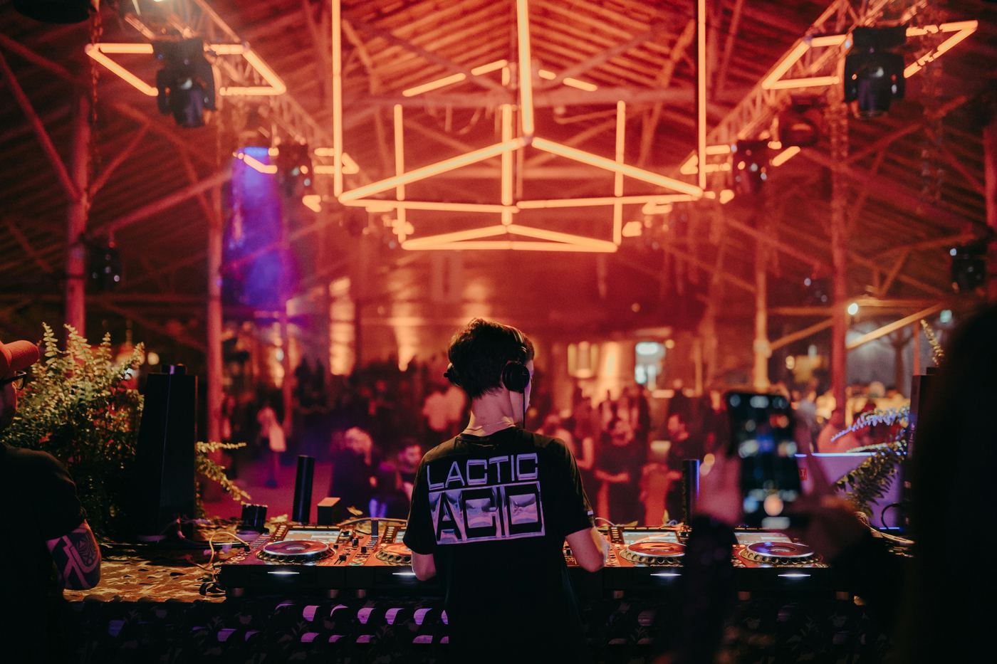 NEON LOFT